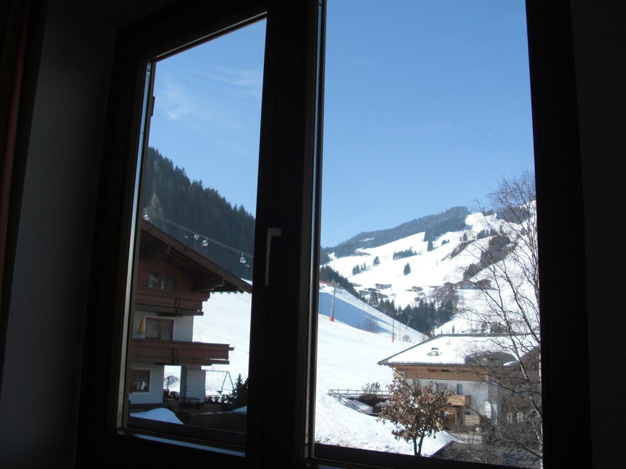 Hotel-Pension Flora Saalbach-Hinterglemm Oda fotoğraf